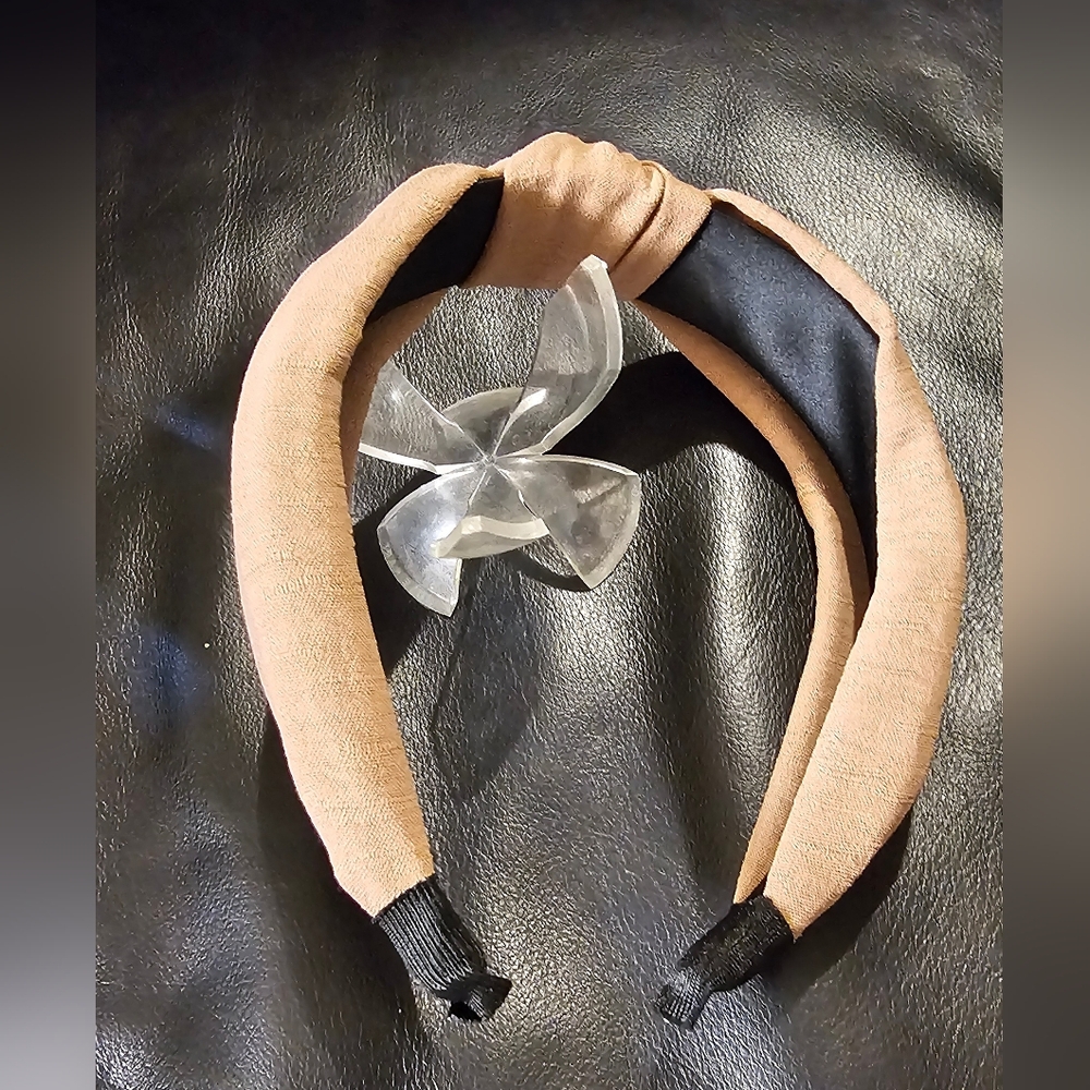 Set Of Three Knotted Headband Cream, Tan, and Tan & White Floral NWOT - Picture 8 of 11
